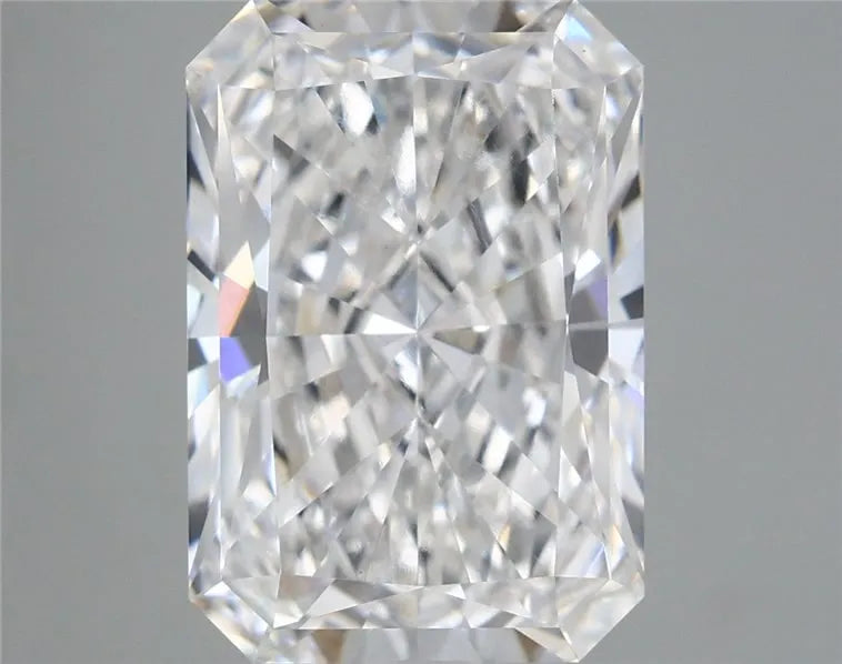 5.10ct Radiant Lab Grown Diamond (Colour E, Clarity VVS2, IGI Certified)
