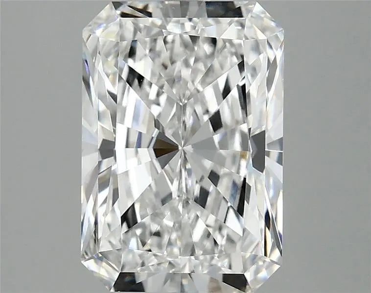 3.08ct Radiant Lab Grown Diamond (Colour E, Clarity VVS2, IGI Certified)